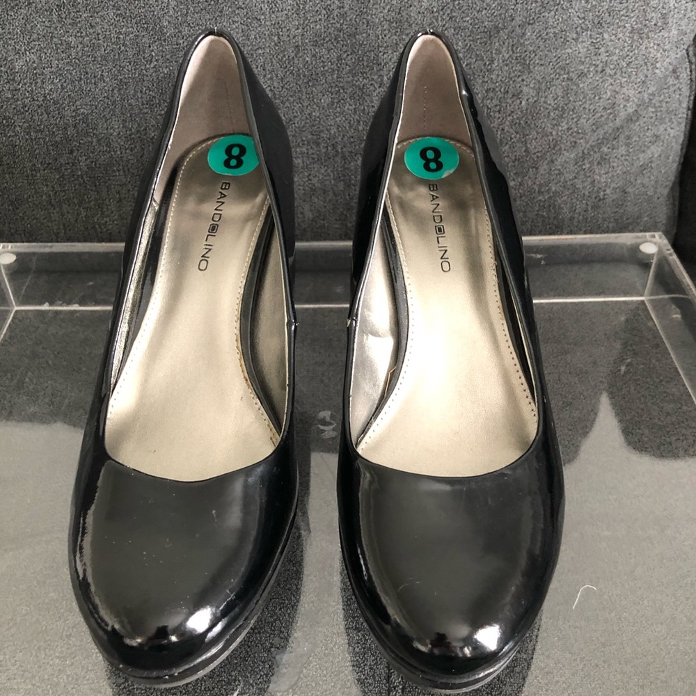 Women’s Black closed toe heel